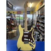 SECOND HAND FENDER PLAYER SERIES STRATOCASTER - 75th ANNIVERSARY BUTTER CREAM